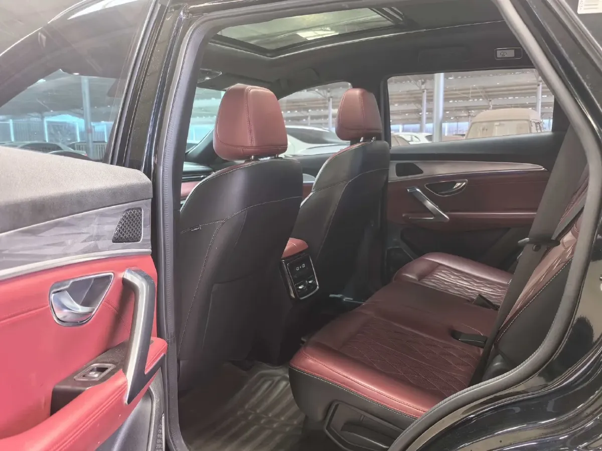 2023 ChangAn Oshan X7 Plus 1.5T 188HP L4 7DCT,autocango,china used car exporter,china ev exporter,chinese used car exporter,chinese used ev exporter
