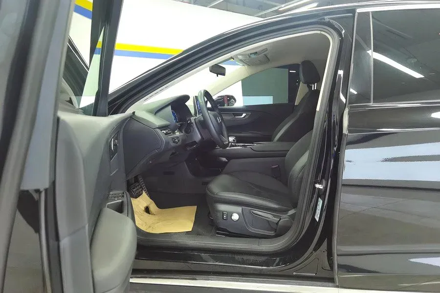 2023 HongQi E-QM5 BEV 54KWH,autocango,china used car exporter,china ev exporter,chinese used car exporter,chinese used ev exporter