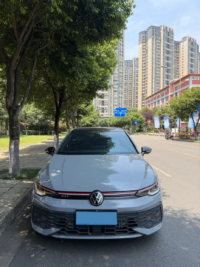 2025 Volkswagen GolfGTI 2.0T 220HP L4 7DCT,autocango,china used car exporter,china ev exporter,chinese used car exporter,chinese used ev exporter