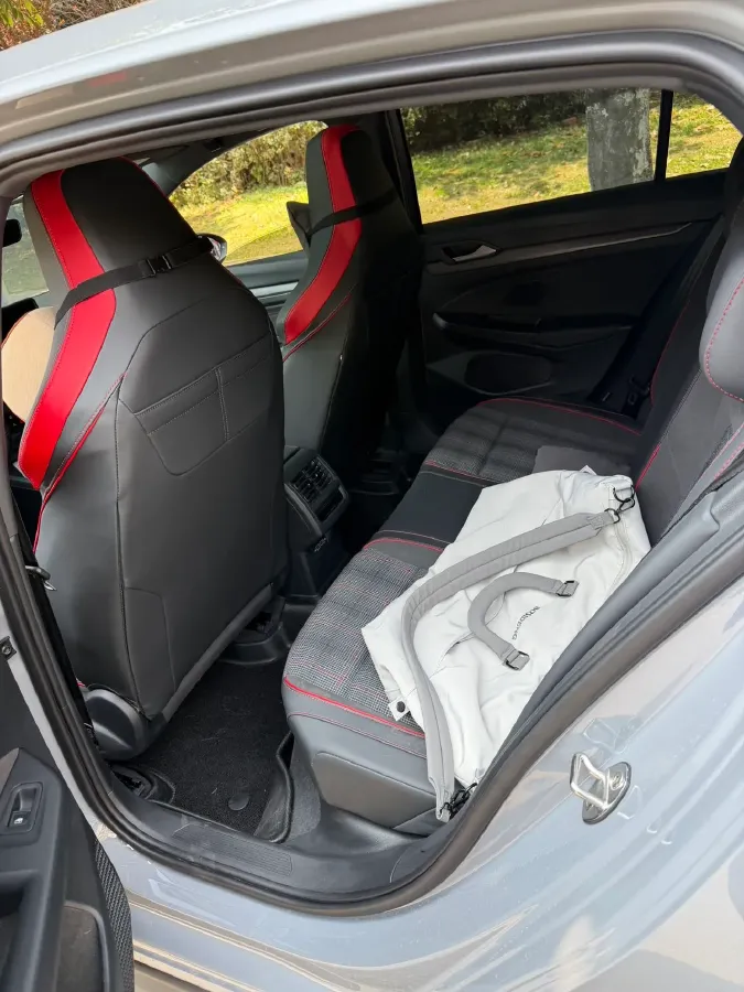 2025 Volkswagen GolfGTI 2.0T 220HP L4 7DCT,autocango,china used car exporter,china ev exporter,chinese used car exporter,chinese used ev exporter