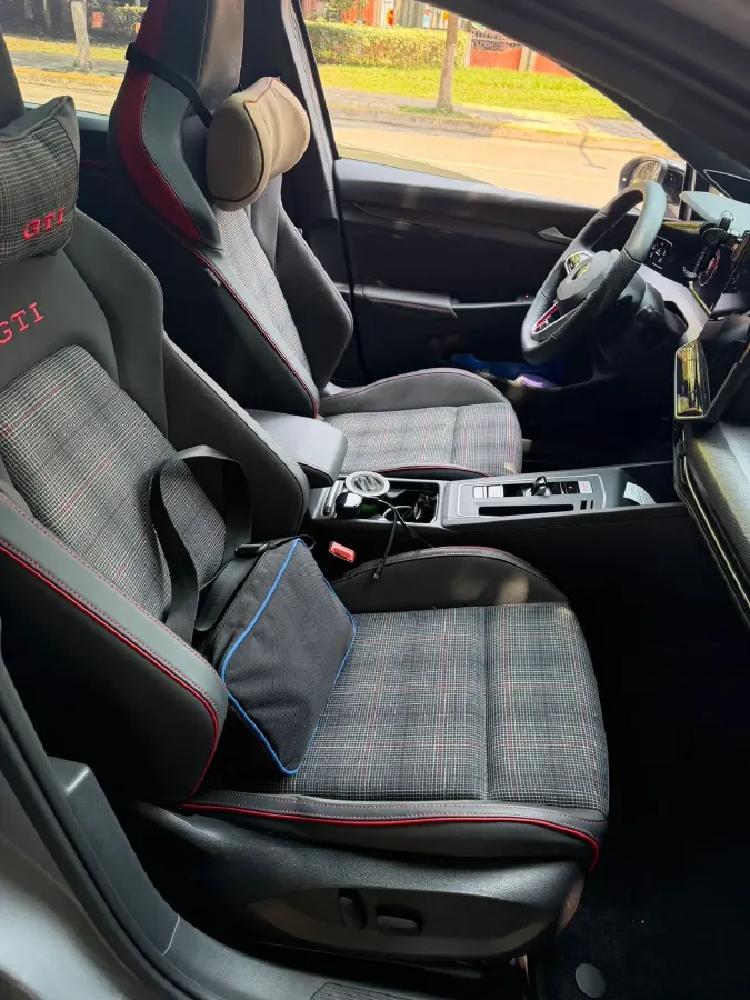 2025 Volkswagen GolfGTI 2.0T 220HP L4 7DCT,autocango,china used car exporter,china ev exporter,chinese used car exporter,chinese used ev exporter
