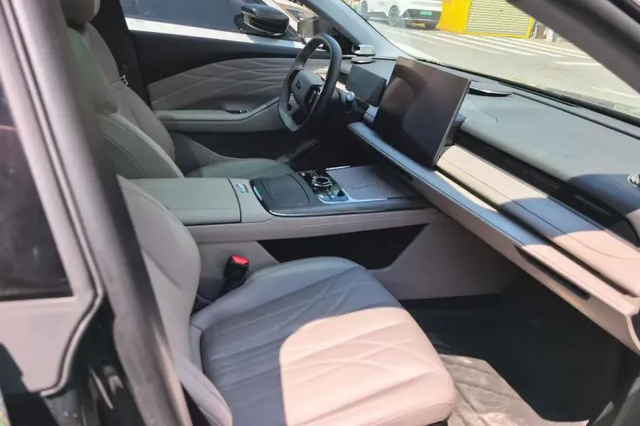 2025 Geely Galaxy Starshine 8 1.5L 112HP L4 1DHT PHEV,autocango,china used car exporter,china ev exporter,chinese used car exporter,chinese used ev exporter