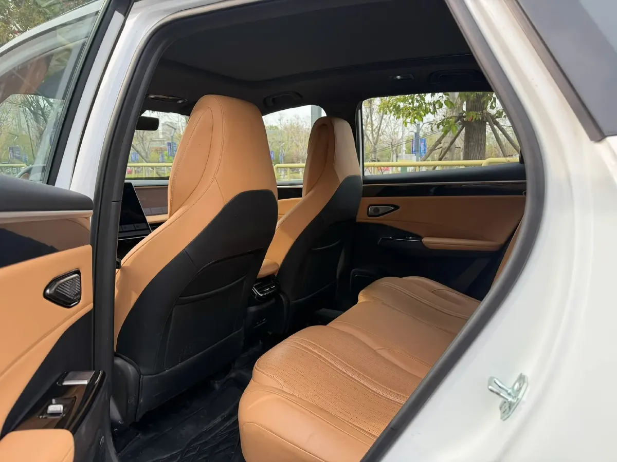2024 Geely Galaxy L7 1.5T 163HP L4 3DHT PHEV 18.7KWH,autocango,china used car exporter,china ev exporter,chinese used car exporter,chinese used ev exporter