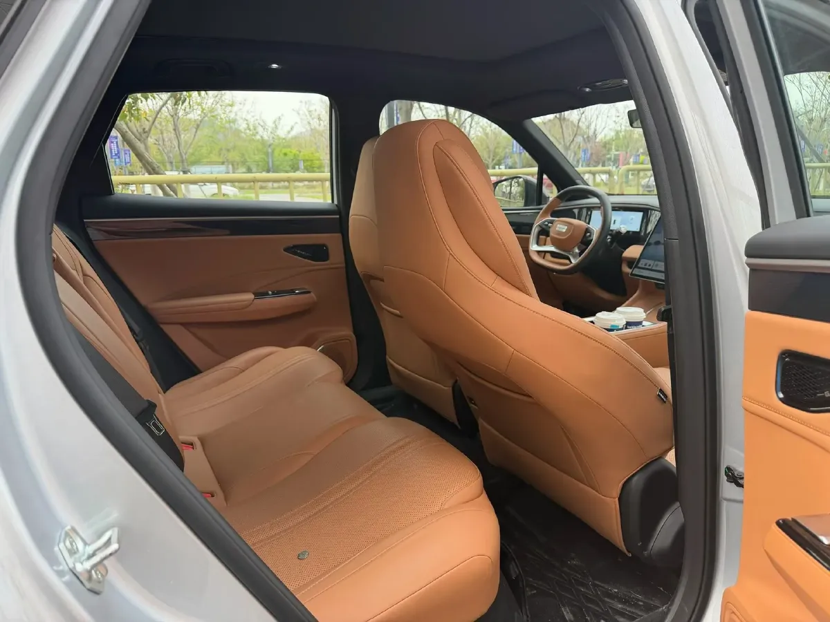 2025 Geely Galaxy L7 1.5L 112HP L4 1DHT PHEV 18.4KWH,autocango,china used car exporter,china ev exporter,chinese used car exporter,chinese used ev exporter