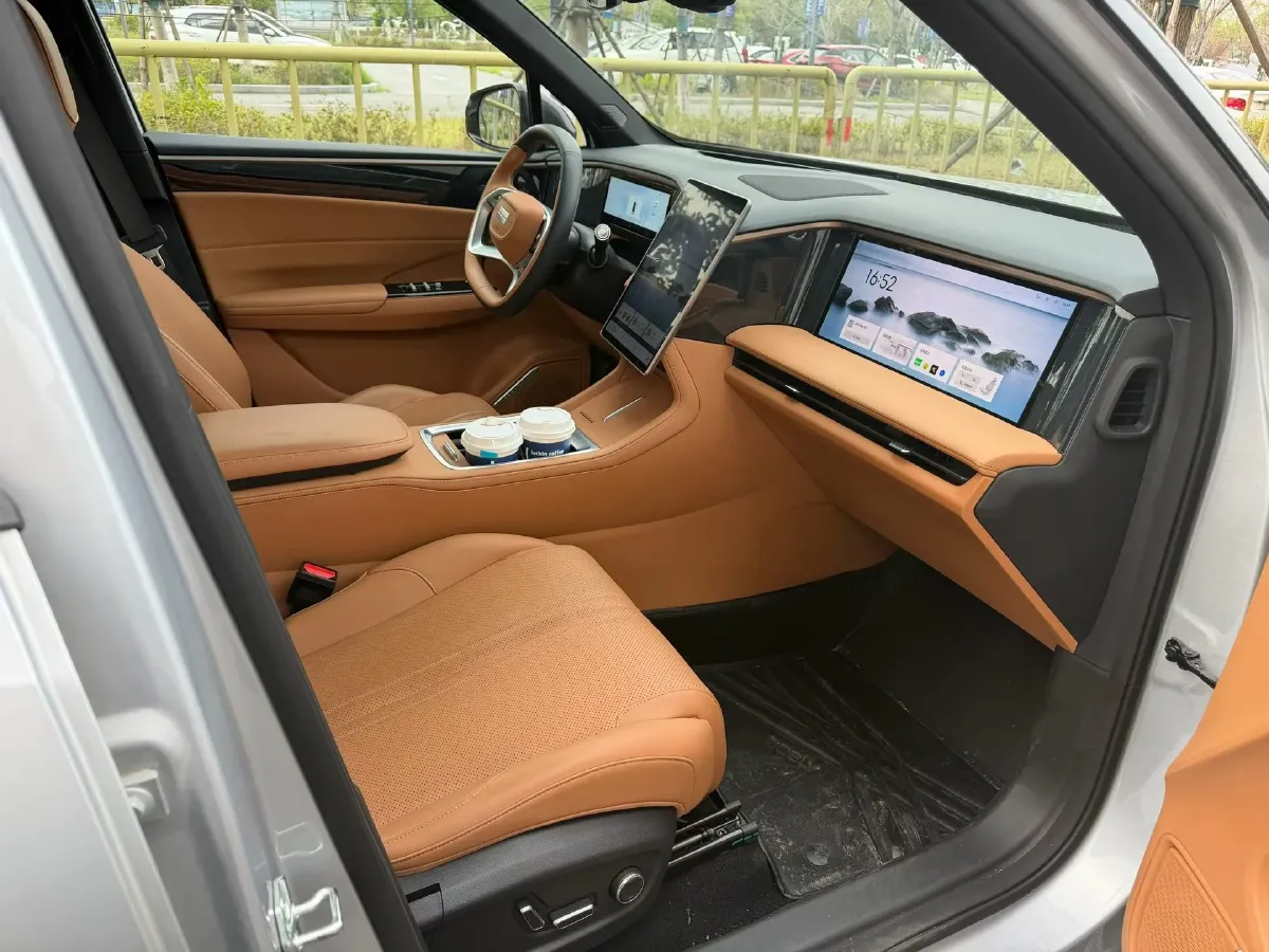 2025 Geely Galaxy L7 1.5L 112HP L4 1DHT PHEV 18.4KWH,autocango,china used car exporter,china ev exporter,chinese used car exporter,chinese used ev exporter