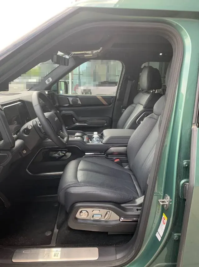 2025 FangChengBao Bao 8 2.0T 245HP L4 E-CVT PHEV,autocango,china used car exporter,china ev exporter,chinese used car exporter,chinese used ev exporter