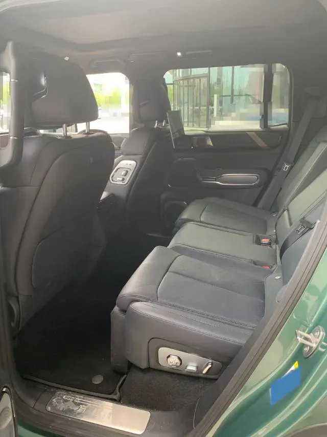 2025 FangChengBao Bao 8 2.0T 245HP L4 E-CVT PHEV,autocango,china used car exporter,china ev exporter,chinese used car exporter,chinese used ev exporter