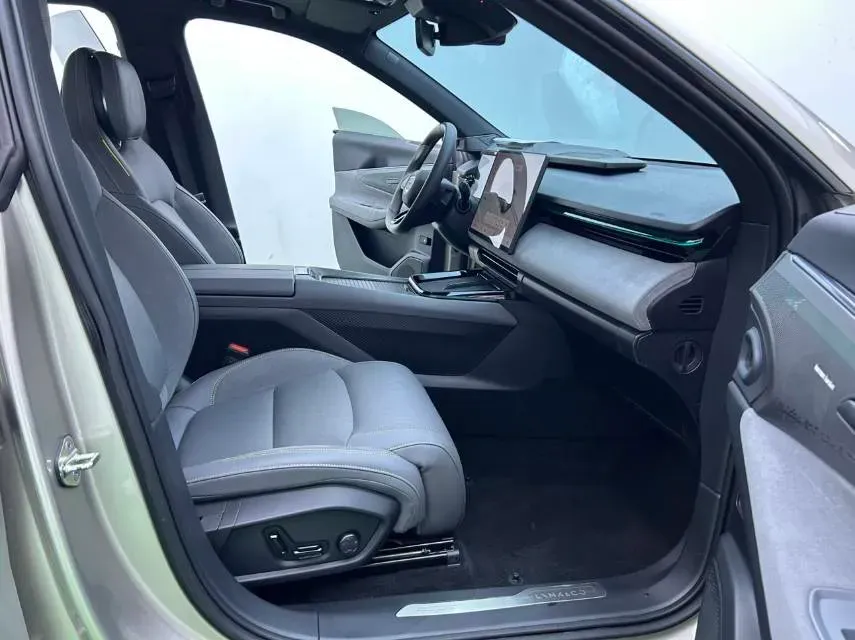2023 LYNK&CO 08 EM-P 1.5T 163HP L4 3DHT PHEV 21.2KWH,autocango,china used car exporter,china ev exporter,chinese used car exporter,chinese used ev exporter