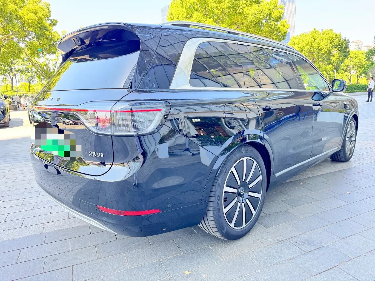 2025 AITO AITO M9 REEV 160HP REEV 52KWH,autocango,china used car exporter,china ev exporter,chinese used car exporter,chinese used ev exporter