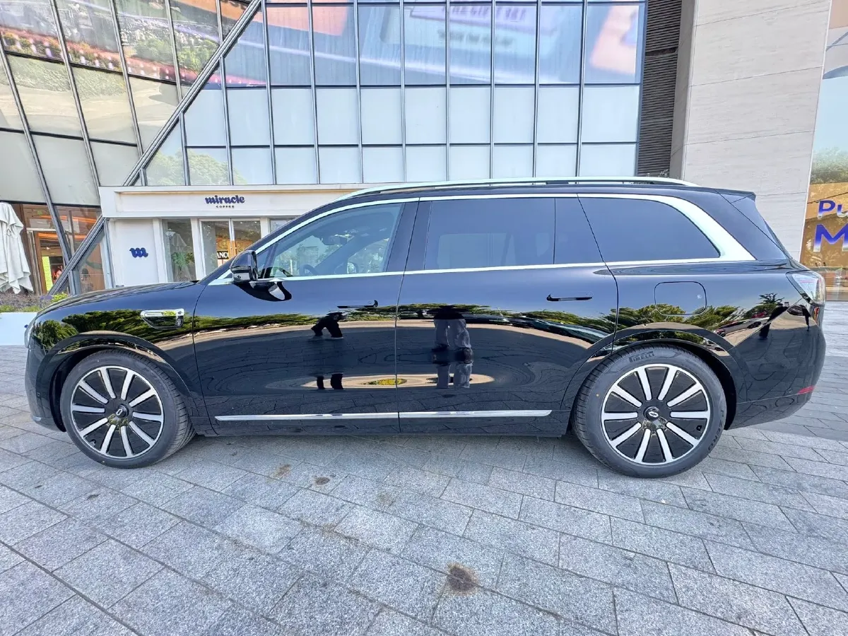 2025 AITO AITO M9 REEV 160HP REEV 52KWH,autocango,china used car exporter,china ev exporter,chinese used car exporter,chinese used ev exporter