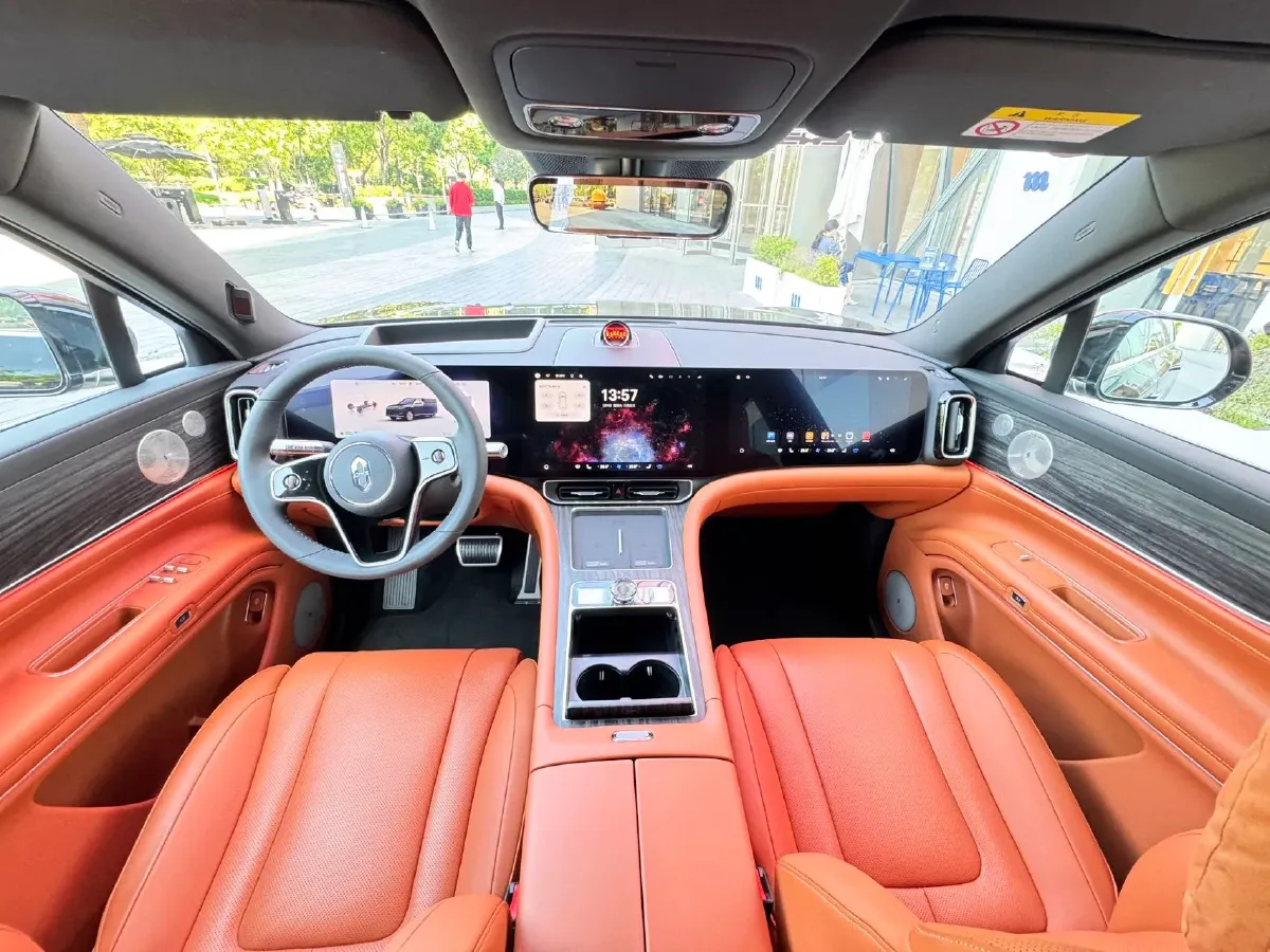 2025 AITO AITO M9 REEV 160HP REEV 52KWH,autocango,china used car exporter,china ev exporter,chinese used car exporter,chinese used ev exporter