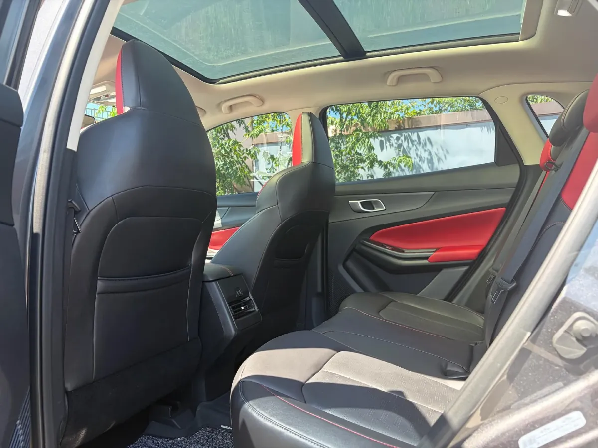 2022 ChangAn Oshan X7 Plus 1.5T 188HP L4 7DCT,autocango,china used car exporter,china ev exporter,chinese used car exporter,chinese used ev exporter