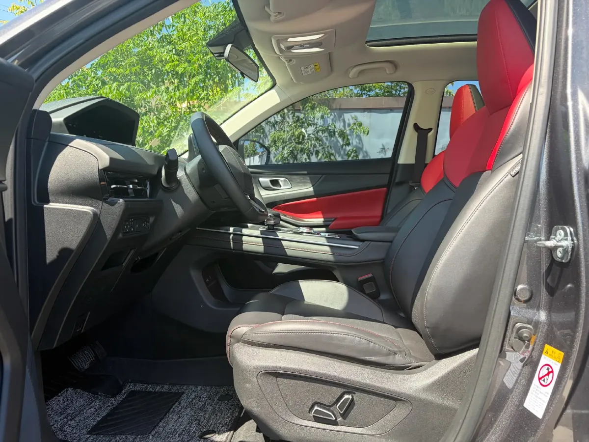 2022 ChangAn Oshan X7 Plus 1.5T 188HP L4 7DCT,autocango,china used car exporter,china ev exporter,chinese used car exporter,chinese used ev exporter