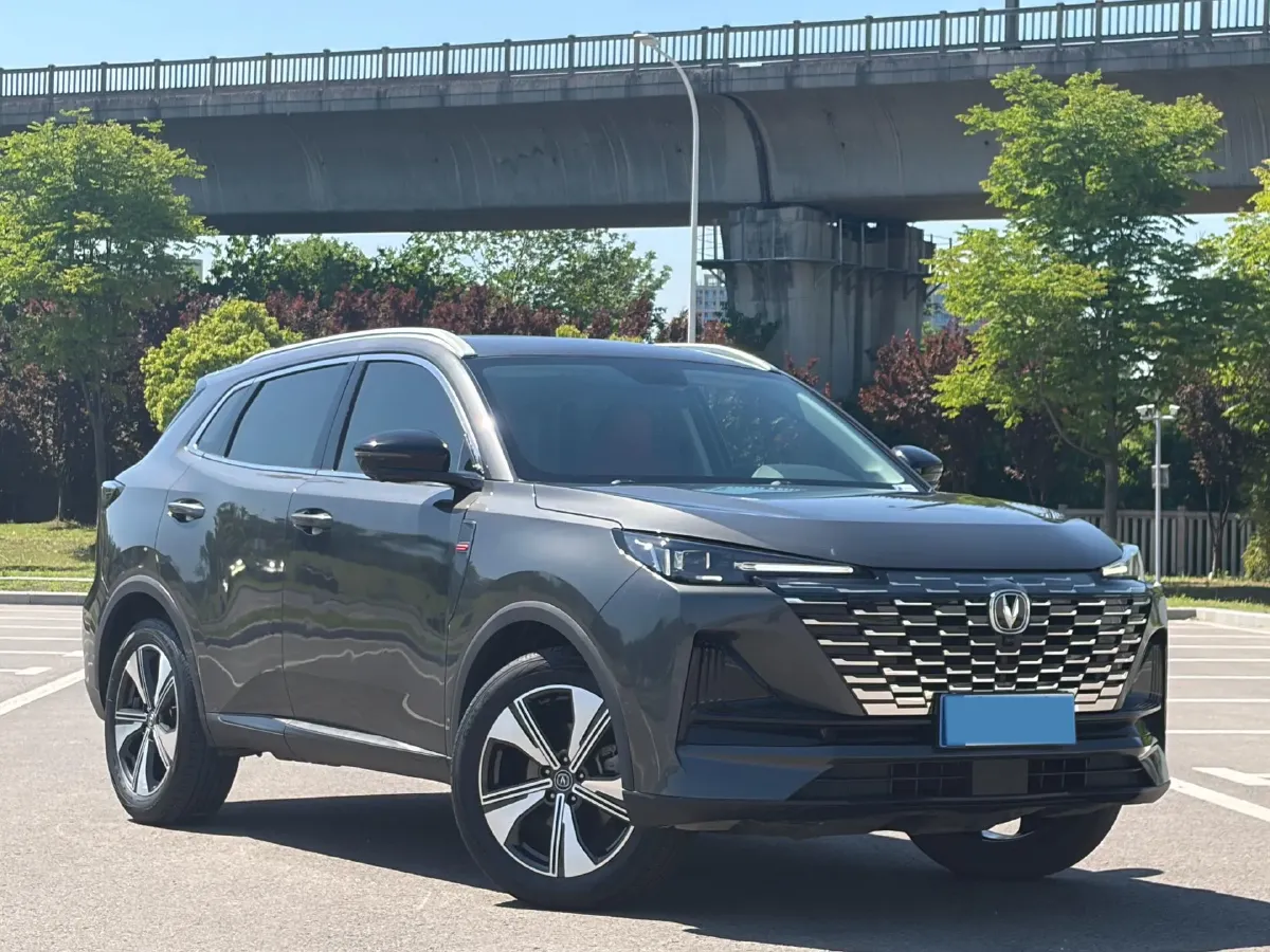 2022 ChangAn Oshan X7 Plus 1.5T 188HP L4 7DCT,autocango,china used car exporter,china ev exporter,chinese used car exporter,chinese used ev exporter