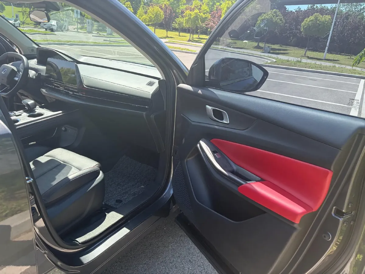 2022 ChangAn Oshan X7 Plus 1.5T 188HP L4 7DCT,autocango,china used car exporter,china ev exporter,chinese used car exporter,chinese used ev exporter