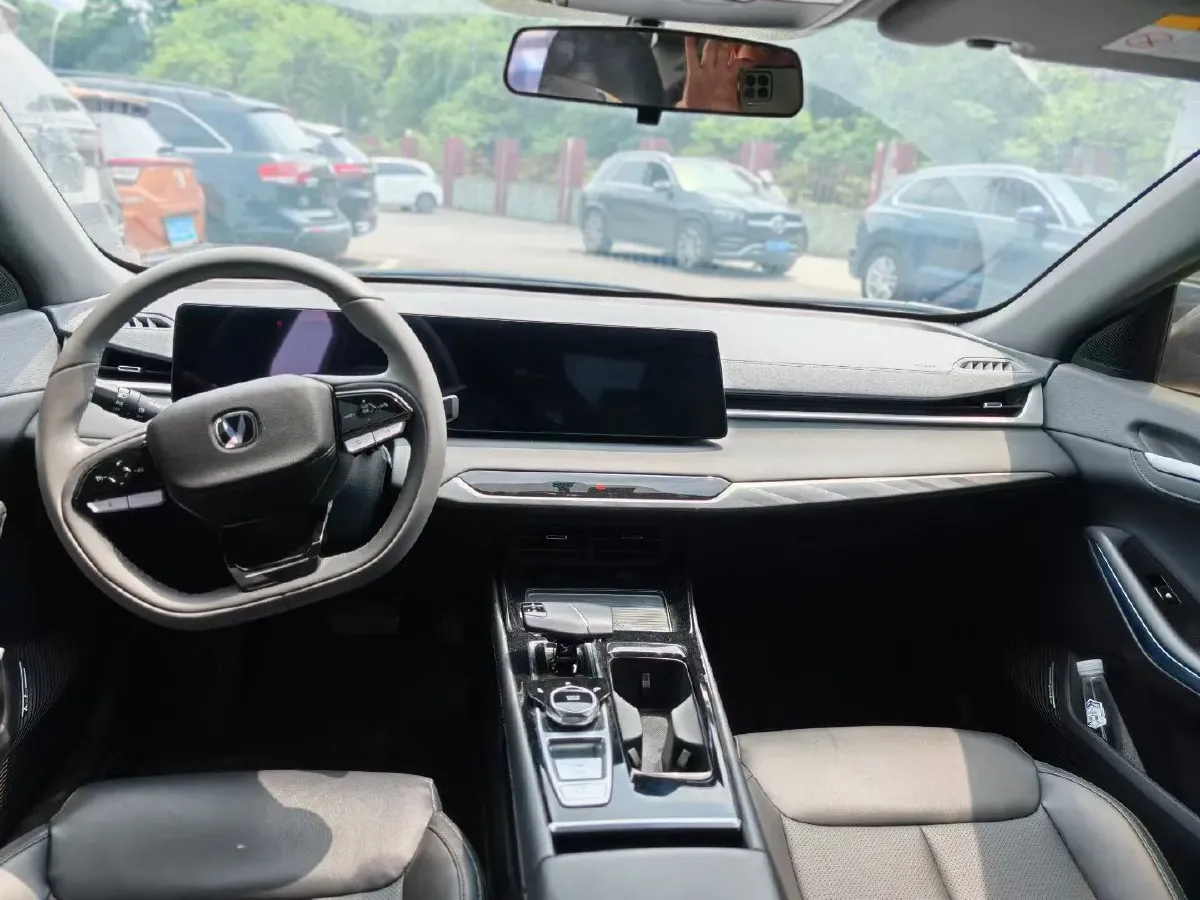 2023 ChangAn Raeton Plus 1.5T 188HP L4 7DCT,autocango,china used car exporter,china ev exporter,chinese used car exporter,chinese used ev exporter