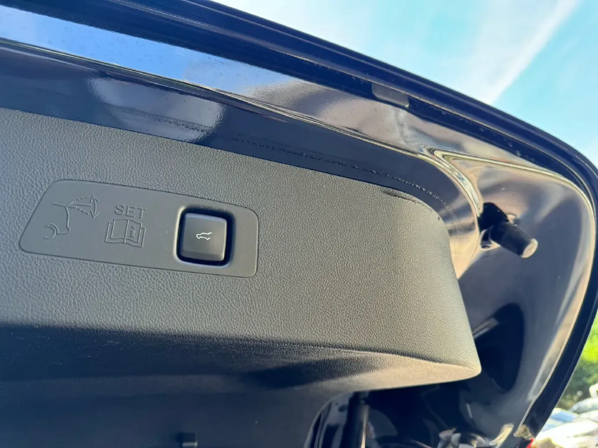 2022 Lincoln Corsair 2.0T 245HP L4 8AT,autocango,china used car exporter,china ev exporter,chinese used car exporter,chinese used ev exporter