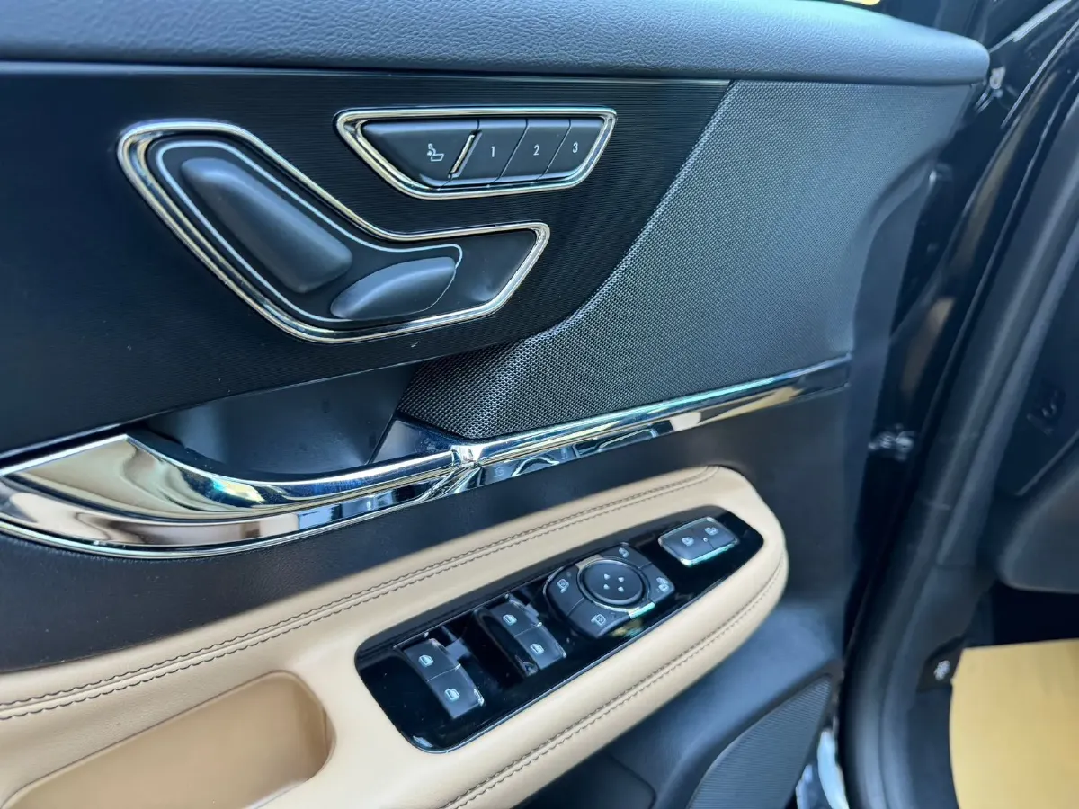 2022 Lincoln Corsair 2.0T 245HP L4 8AT,autocango,china used car exporter,china ev exporter,chinese used car exporter,chinese used ev exporter