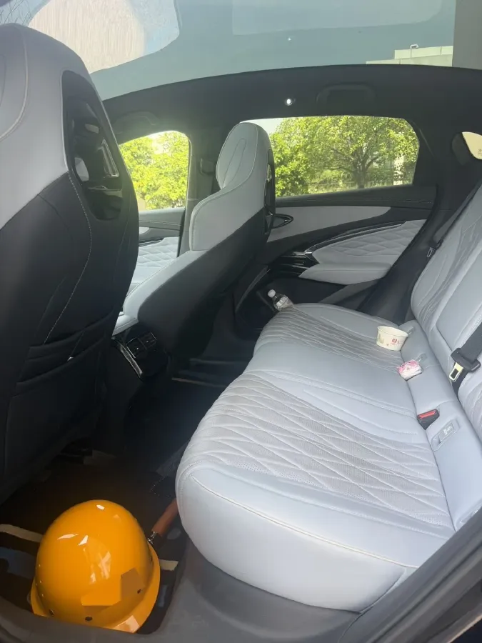 2022 AITO AITO M5 Range Extended 125HP REEV 40KWH,autocango,china used car exporter,china ev exporter,chinese used car exporter,chinese used ev exporter