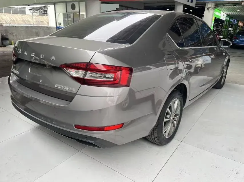 2020 Skoda Octavia 1.5L 113HP L4 6AT,autocango,china used car exporter,china ev exporter,chinese used car exporter,chinese used ev exporter
