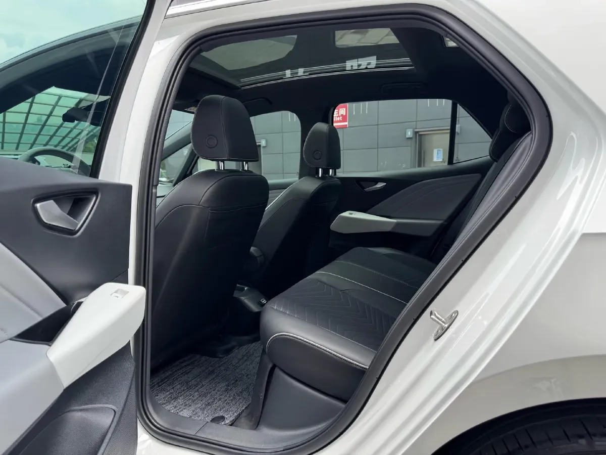2024 Volkswagen ID.3 BEV 52.8KWH,autocango,china used car exporter,china ev exporter,chinese used car exporter,chinese used ev exporter