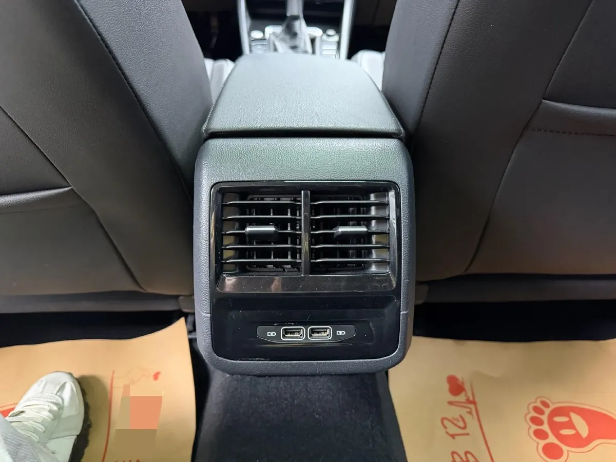 2019 Jeep Renegade 1.3T 173HP L4 7DCT,autocango,china used car exporter,china ev exporter,chinese used car exporter,chinese used ev exporter