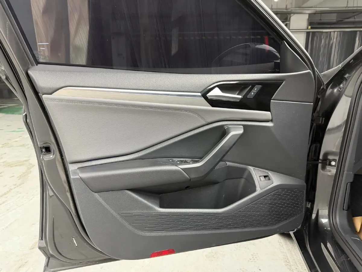 2019 Jeep Renegade 1.3T 173HP L4 7DCT,autocango,china used car exporter,china ev exporter,chinese used car exporter,chinese used ev exporter
