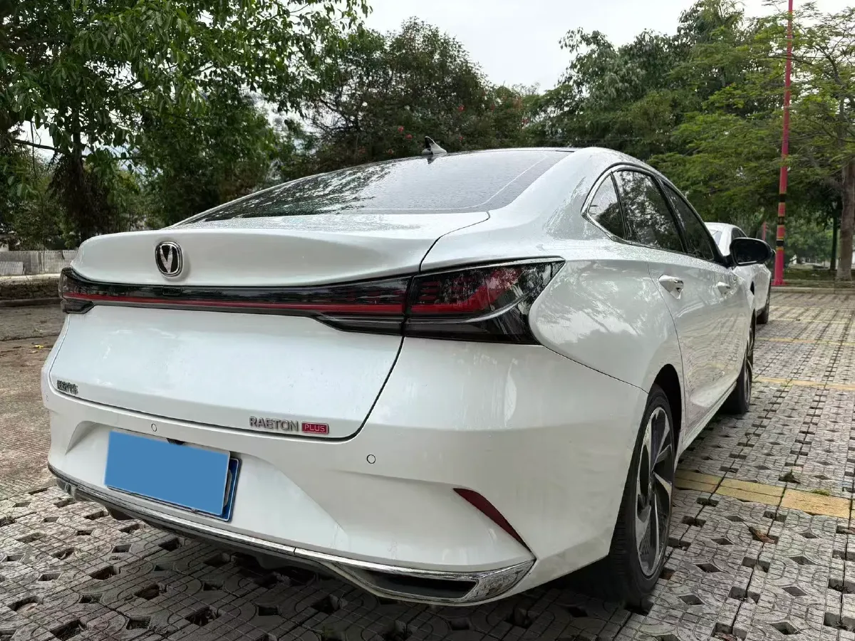 2023 ChangAn Raeton Plus 1.5T 188HP L4 7DCT,autocango,china used car exporter,china ev exporter,chinese used car exporter,chinese used ev exporter