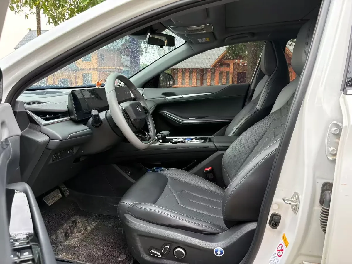 2023 ChangAn Raeton Plus 1.5T 188HP L4 7DCT,autocango,china used car exporter,china ev exporter,chinese used car exporter,chinese used ev exporter