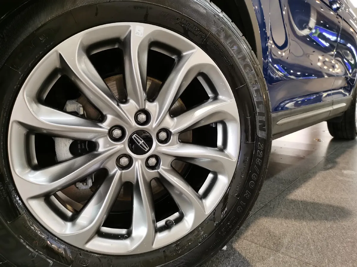 2021 Lincoln Corsair 2.0T 245HP L4 8AT,autocango,china used car exporter,china ev exporter,chinese used car exporter,chinese used ev exporter