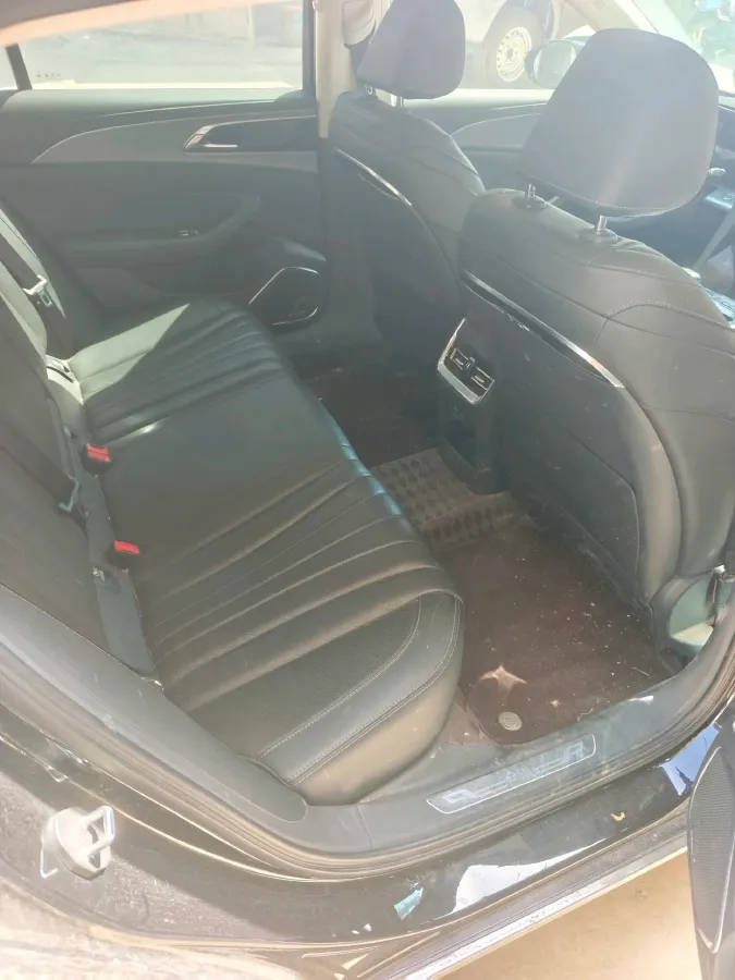 2024 HongQi H5 2.0T 224HP L4 8AT,autocango,china used car exporter,china ev exporter,chinese used car exporter,chinese used ev exporter