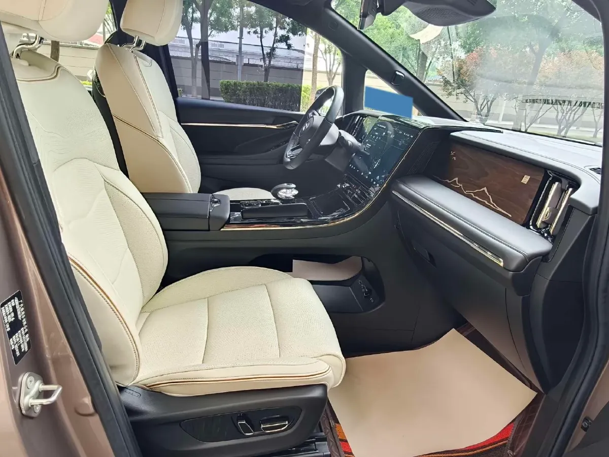 2023 GAC Trumpchi M8 2.0T 190HP L4 E-CVT Hybrid,autocango,china used car exporter,china ev exporter,chinese used car exporter,chinese used ev exporter