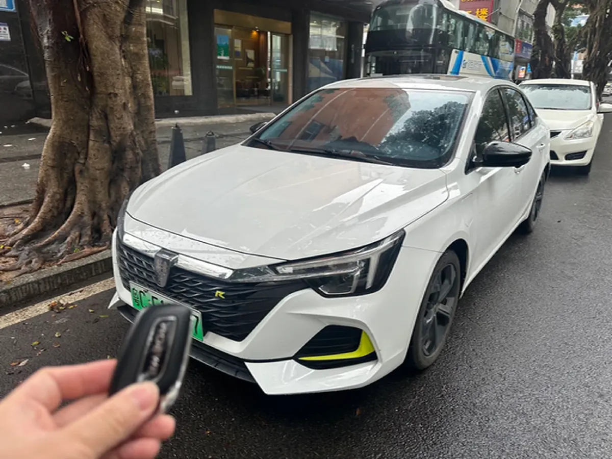 2020 Roewe i6 MAX 1.5T 169HP L4 AMT PHEV,autocango,china used car exporter,china ev exporter,chinese used car exporter,chinese used ev exporter