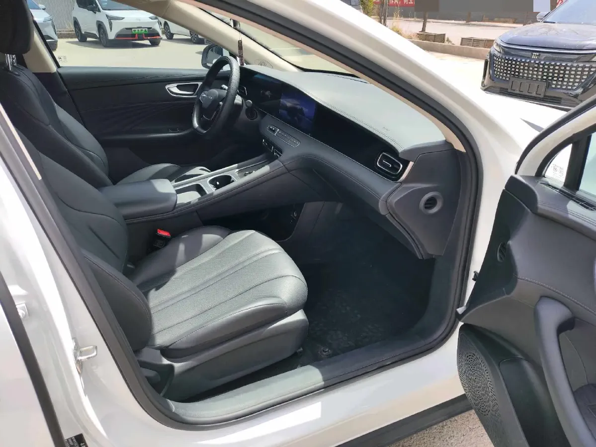 2025 Roewe D7 1.5L 112HP L4 1DHT PHEV 19.7KWH,autocango,china used car exporter,china ev exporter,chinese used car exporter,chinese used ev exporter