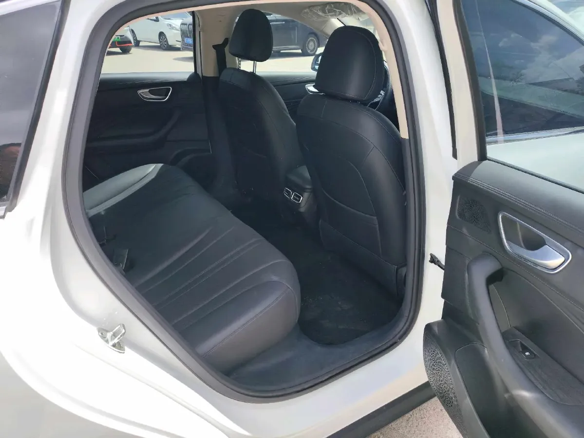 2025 Roewe D7 1.5L 112HP L4 1DHT PHEV 19.7KWH,autocango,china used car exporter,china ev exporter,chinese used car exporter,chinese used ev exporter