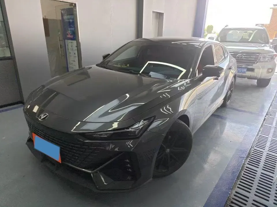 2022 ChangAn UNI-V 1.5T 188HP L4 7DCT,autocango,china used car exporter,china ev exporter,chinese used car exporter,chinese used ev exporter