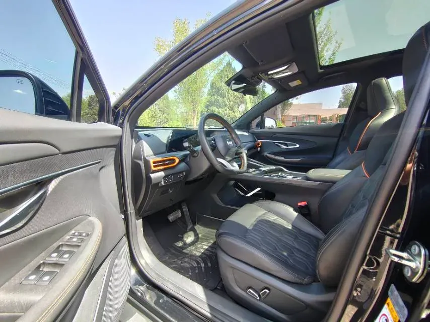 2022 ChangAn UNI-T 1.5T 188HP L4 7DCT,autocango,china used car exporter,china ev exporter,chinese used car exporter,chinese used ev exporter