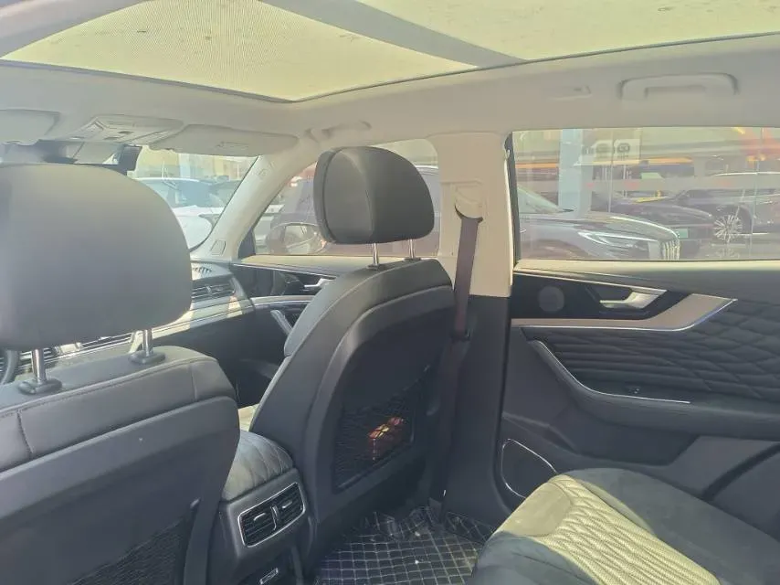 2022 HongQi HS5 2.0T 224HP L4 6AT,autocango,china used car exporter,china ev exporter,chinese used car exporter,chinese used ev exporter