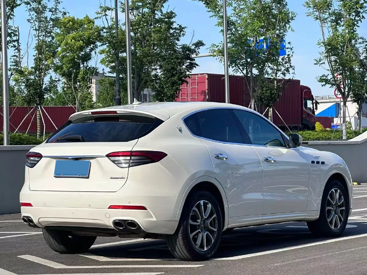 2022 Maserati Levante 2.0T 330HP L4 8AT,autocango,china used car exporter,china ev exporter,chinese used car exporter,chinese used ev exporter