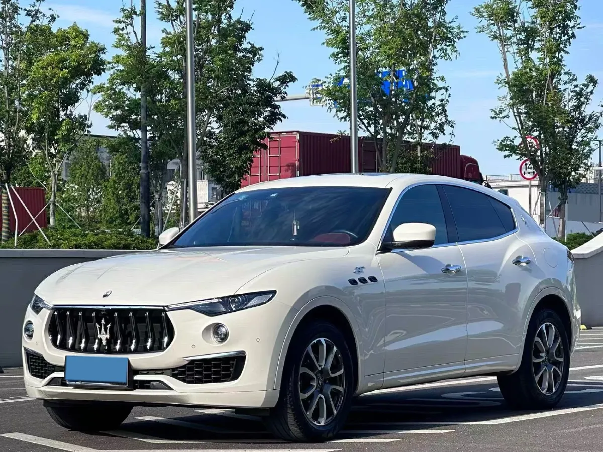2022 Maserati Levante 2.0T 330HP L4 8AT,autocango,china used car exporter,china ev exporter,chinese used car exporter,chinese used ev exporter