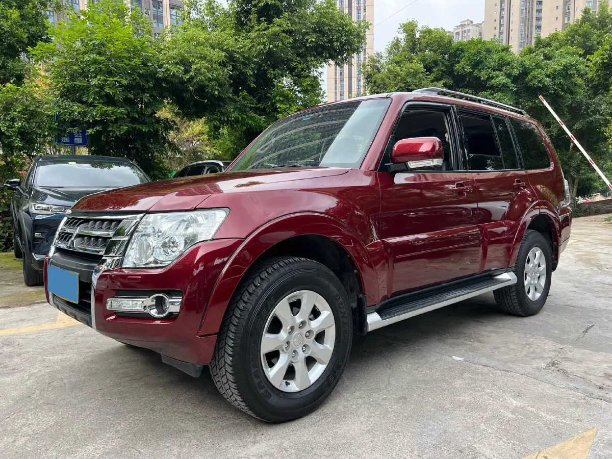2020 Mitsubishi Pajero 3.0L 174HP V6 5AT,autocango,china used car exporter,china ev exporter,chinese used car exporter,chinese used ev exporter