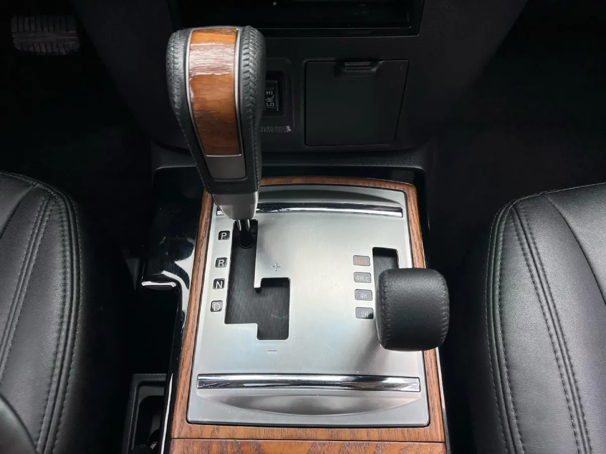 2020 Mitsubishi Pajero 3.0L 174HP V6 5AT,autocango,china used car exporter,china ev exporter,chinese used car exporter,chinese used ev exporter