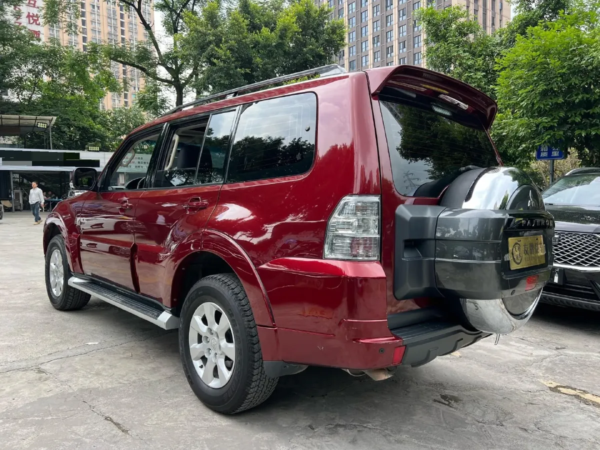 2020 Mitsubishi Pajero 3.0L 174HP V6 5AT,autocango,china used car exporter,china ev exporter,chinese used car exporter,chinese used ev exporter