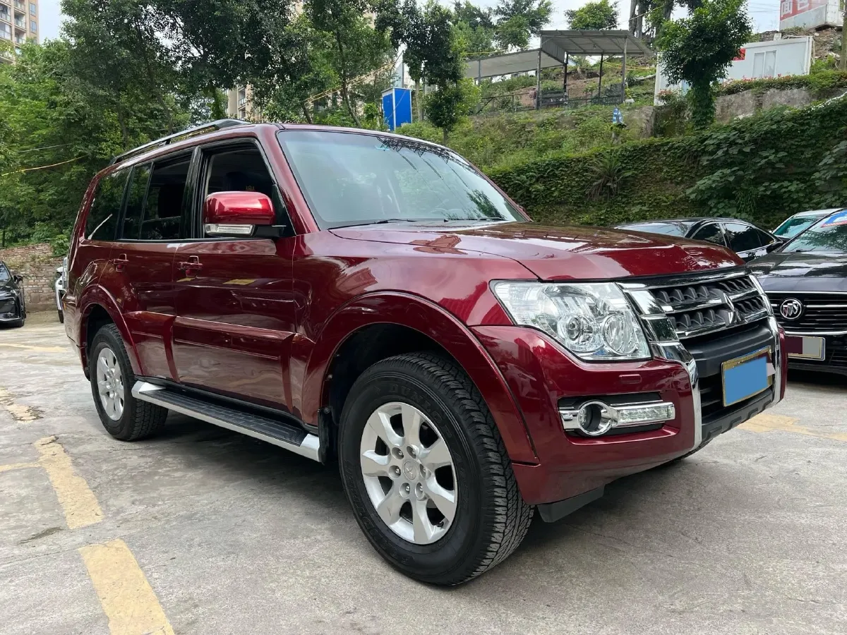 2020 Mitsubishi Pajero 3.0L 174HP V6 5AT,autocango,china used car exporter,china ev exporter,chinese used car exporter,chinese used ev exporter