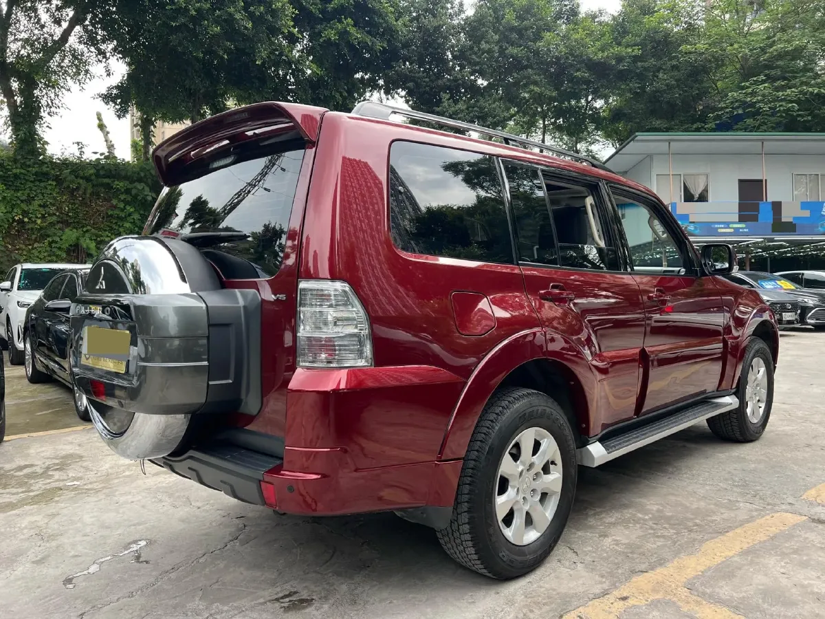 2020 Mitsubishi Pajero 3.0L 174HP V6 5AT,autocango,china used car exporter,china ev exporter,chinese used car exporter,chinese used ev exporter