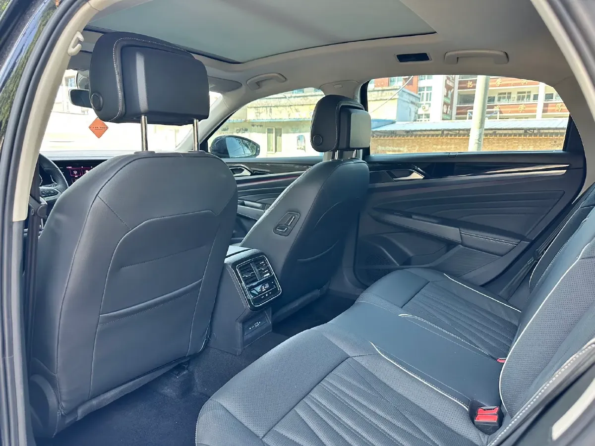 2022 Xpeng P7 BEV 60.2KWH,autocango,china used car exporter,china ev exporter,chinese used car exporter,chinese used ev exporter