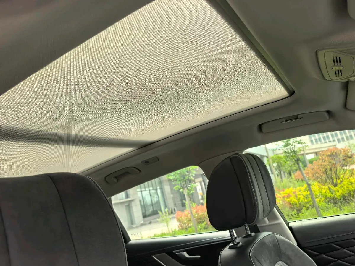 2022 HongQi HS5 2.0T 224HP L4 6AT,autocango,china used car exporter,china ev exporter,chinese used car exporter,chinese used ev exporter