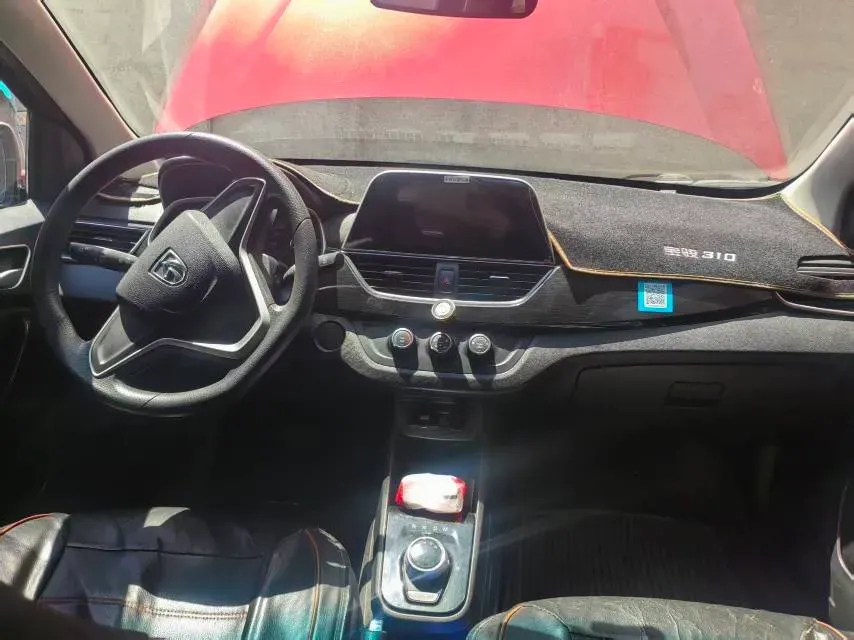 2017 BaoJun 310 1.5L 112HP L4 6MT,autocango,china used car exporter,china ev exporter,chinese used car exporter,chinese used ev exporter