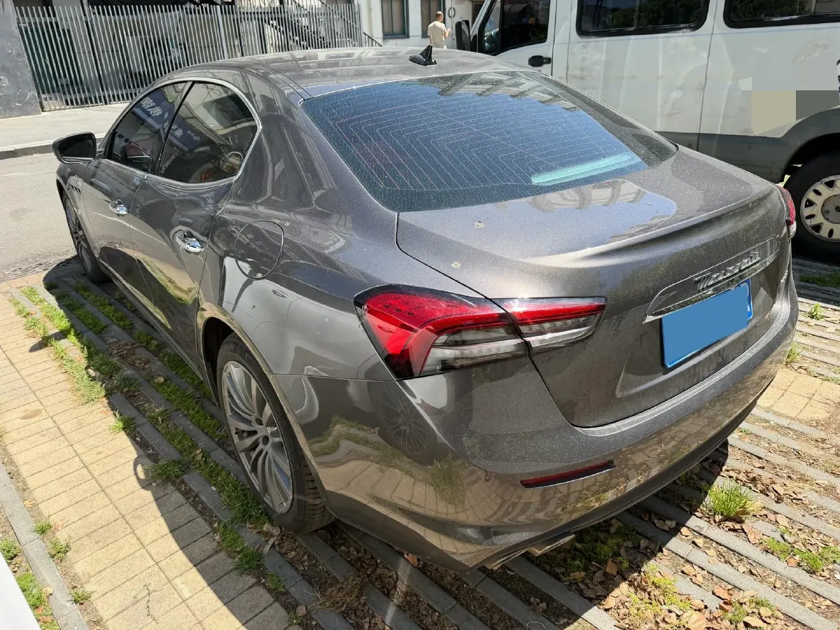 2021 Maserati Ghibli 2.0T 330HP L4 8AT,autocango,china used car exporter,china ev exporter,chinese used car exporter,chinese used ev exporter