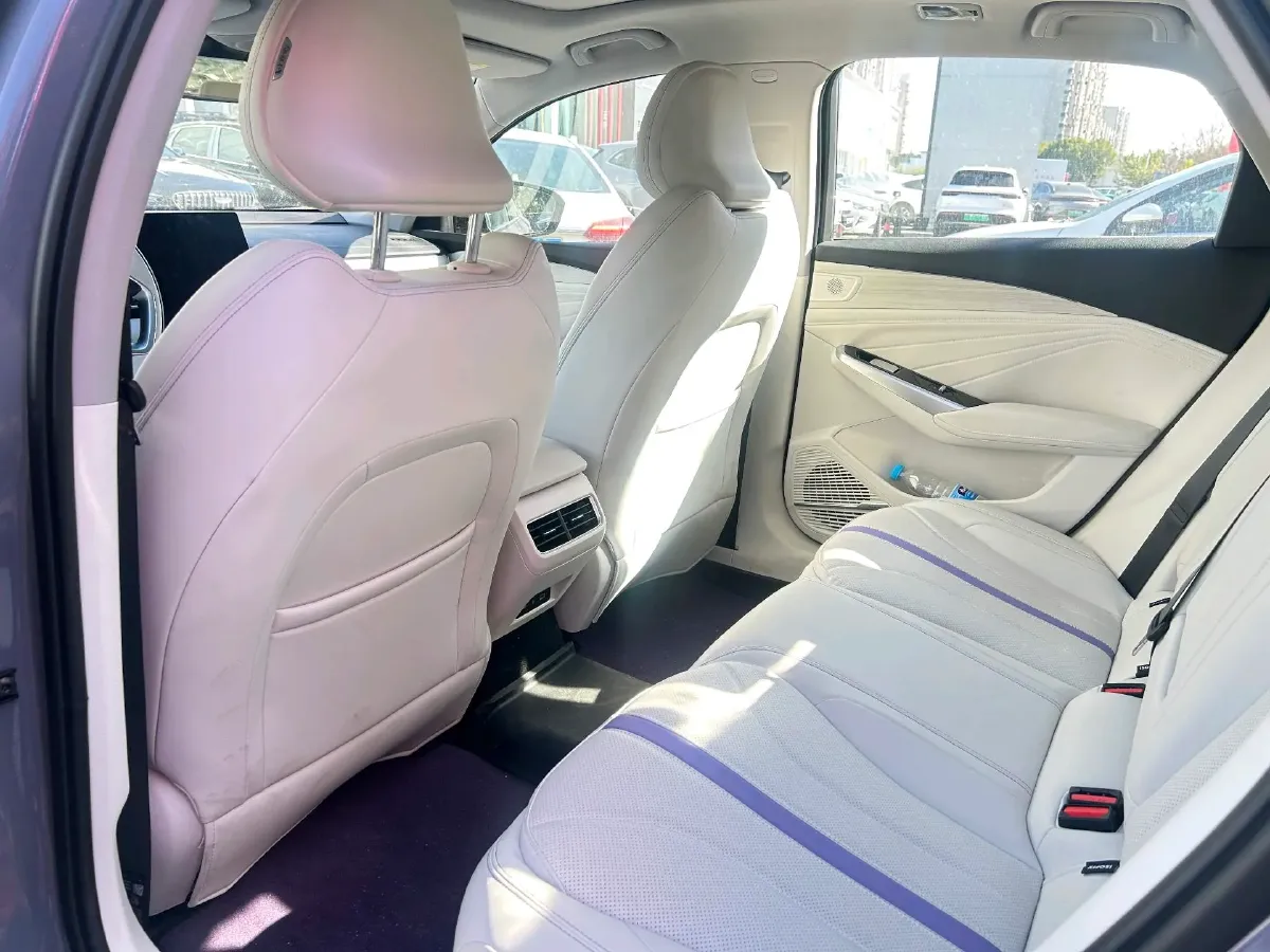 2024 Geely Preface 1.5T 163HP L4 3DHT Hybrid,autocango,china used car exporter,china ev exporter,chinese used car exporter,chinese used ev exporter